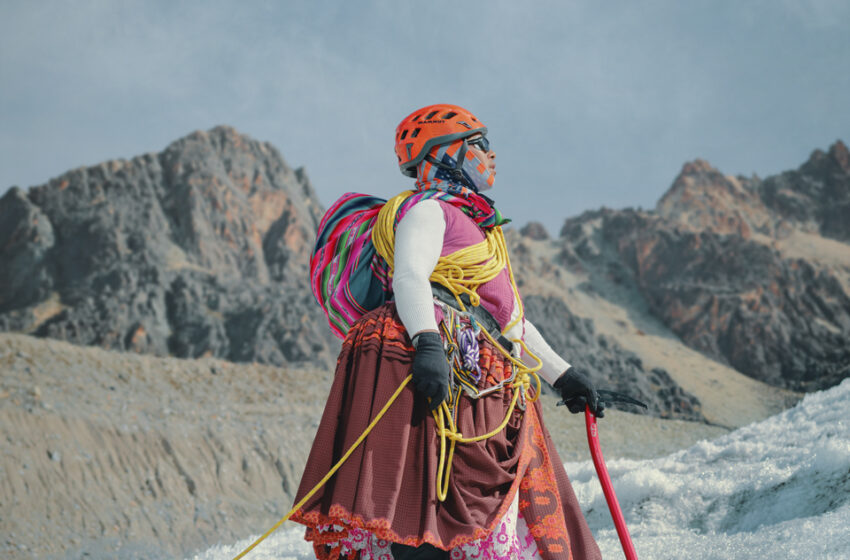  Cholitas Escaladoras ascenderán al volcán Isluga este Día de la Montaña 2024