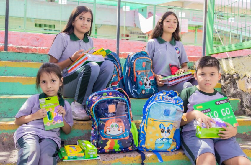  SLEP Iquique continúa entrega de mochilas y kits escolares a más de 20 mil estudiantes y párvulos