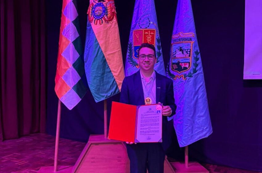  Fundador de “Es de Iquiqueños” es condecorado en Bolivia por su destacada gestión cultural internacional