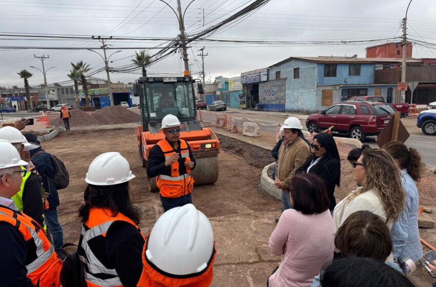  Obras de reposición de aceras y calzadas en Cerro Tarapacá alcanzan 77% de avance