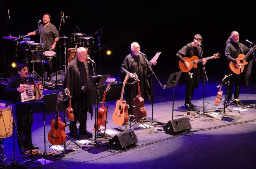  QUILAPAYÚN celebra sus 60 años con la gira “CANTATA SANTA MARÍA DE IQUIQUE”